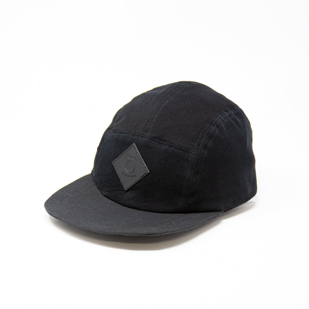 Casquette cinq panneaux surcyclée