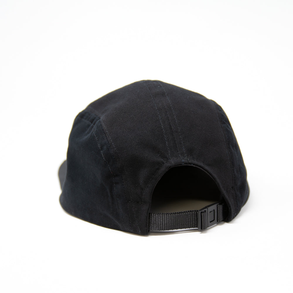 Casquette cinq panneaux surcyclée
