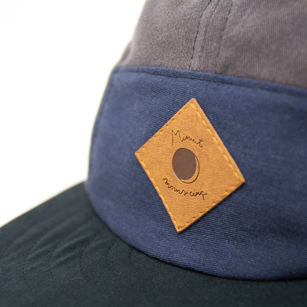 Casquette cinq panneaux surcyclée