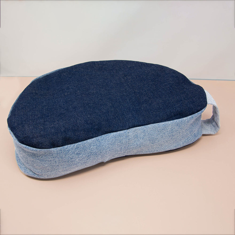 Coussin de yoga en tissu surcyclé et écales de sarrasin