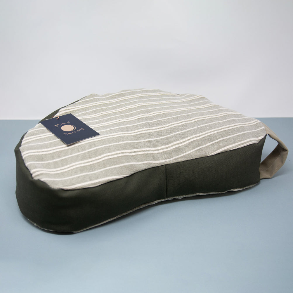 Coussin de yoga en tissu surcyclé et écales de sarrasin