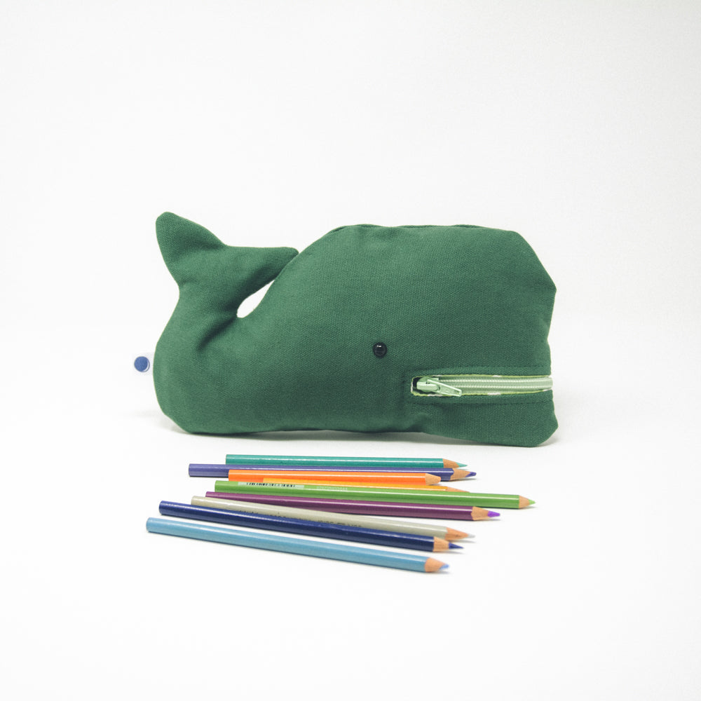 Étui à crayons en forme de baleine surcyclé