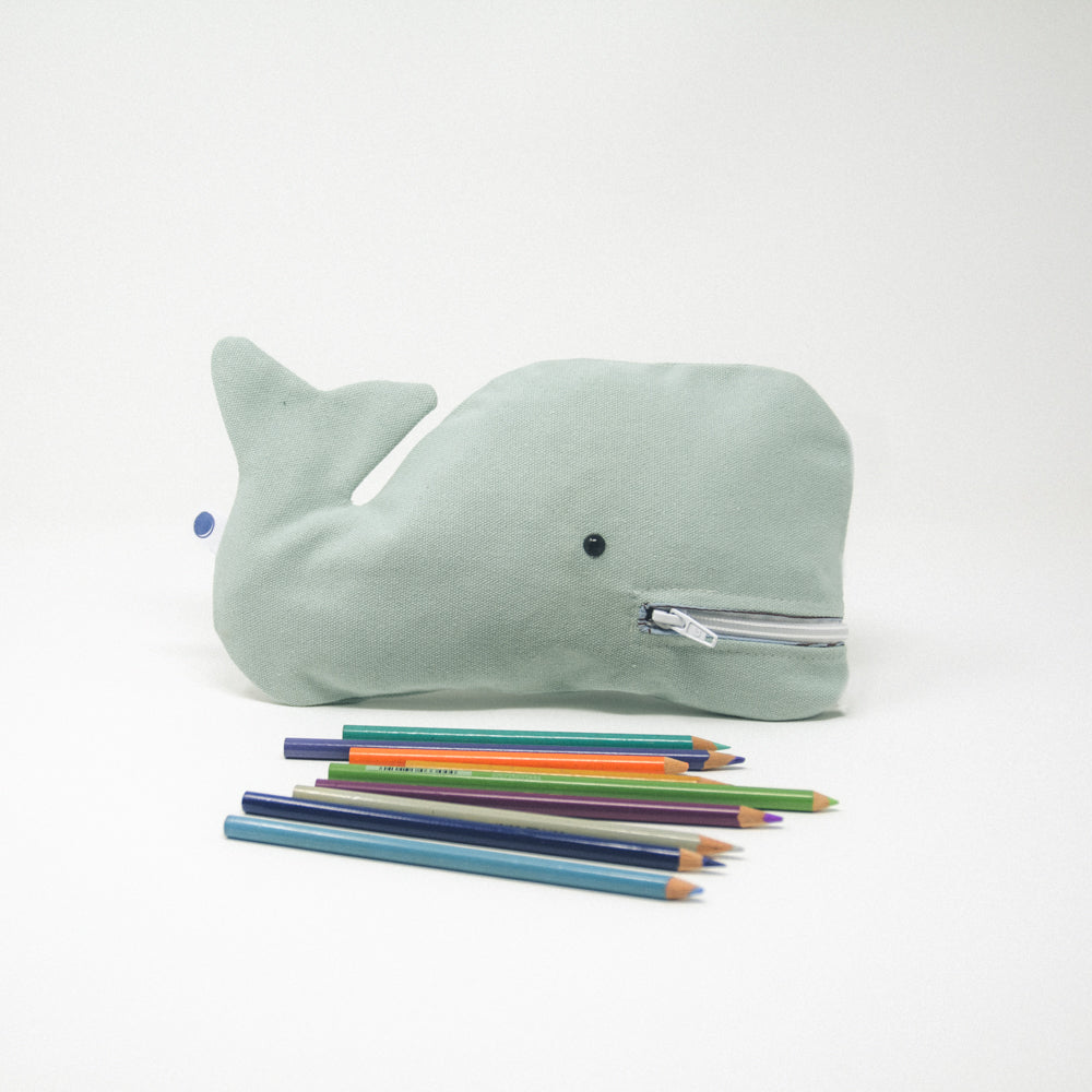 Étui à crayons en forme de baleine surcyclé