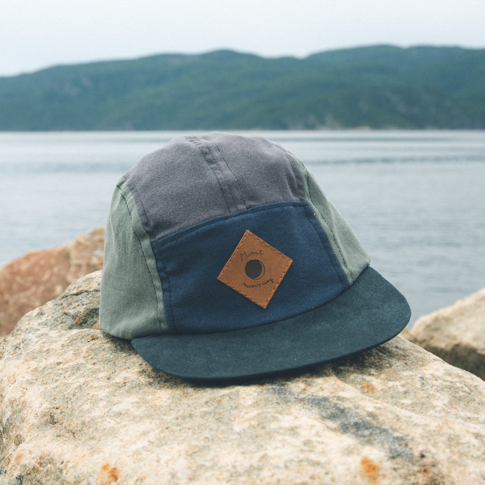 Casquette cinq panneaux surcyclée