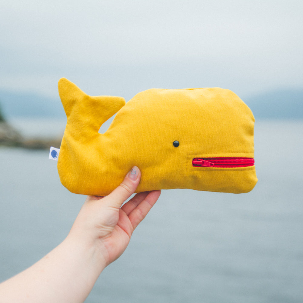 Étui à crayons en forme de baleine surcyclé