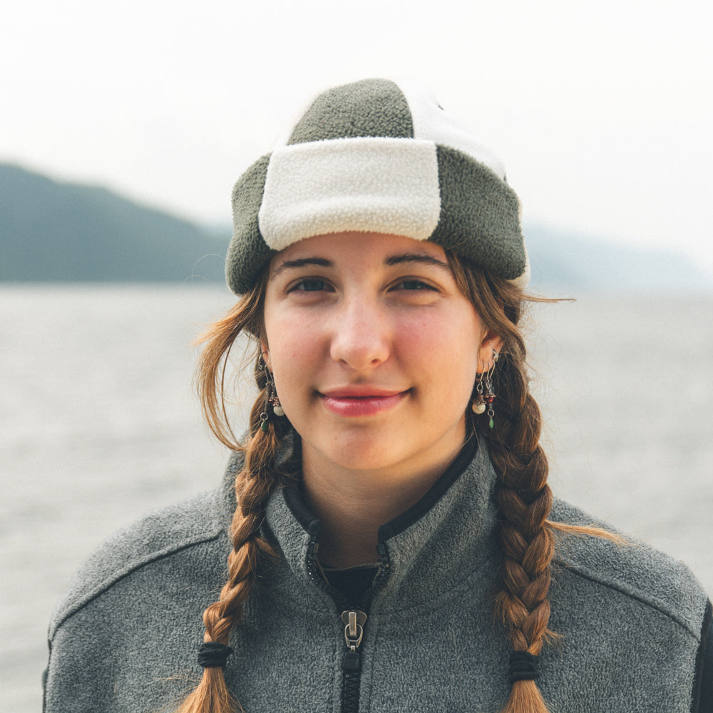 Tuque roulée en polaire surcyclée - Courte