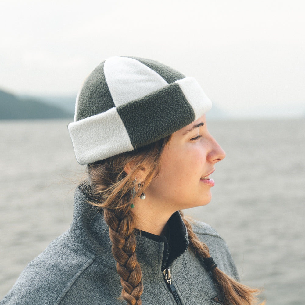 Tuque roulée en polaire surcyclée - Courte