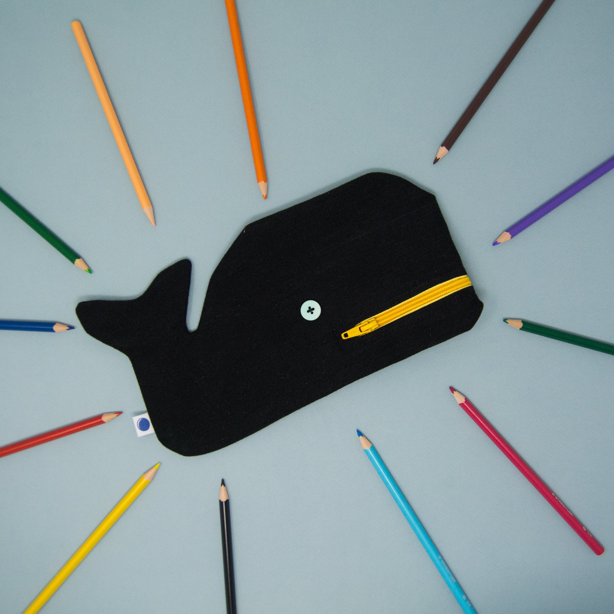 Étui à crayons en forme de baleine surcyclé