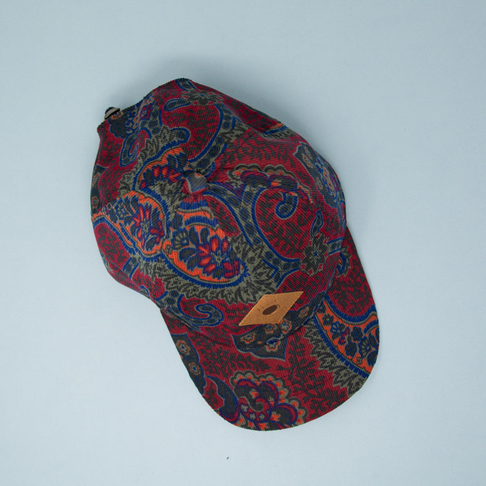 Casquette surcyclée
