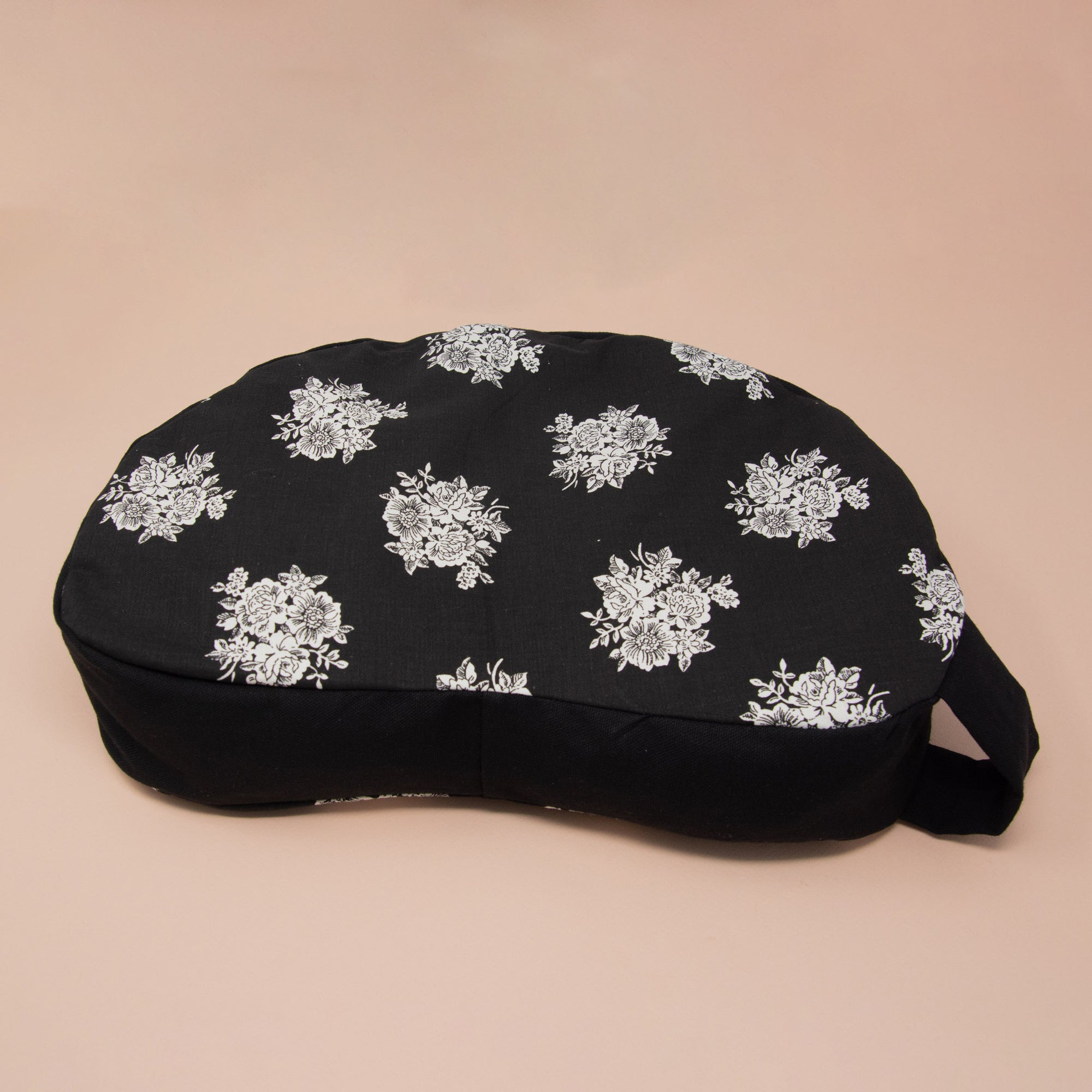 Coussin de yoga en tissu surcyclé et écales de sarrasin