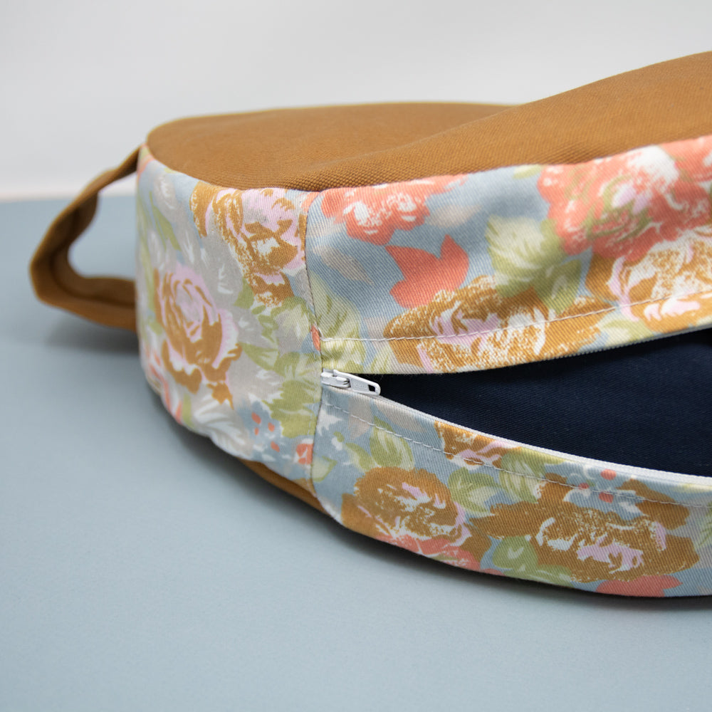 Coussin de yoga en tissu surcyclé et écales de sarrasin